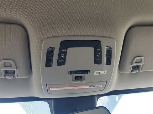 Used 2022 Toyota Sienna LE image 25