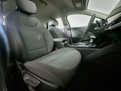 Used 2025 Kia K4 FWD image 29