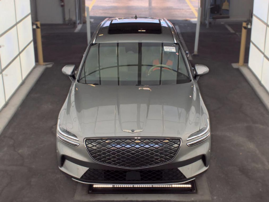 Used 2025 Genesis Electrified GV70 AWD/4WD image 2