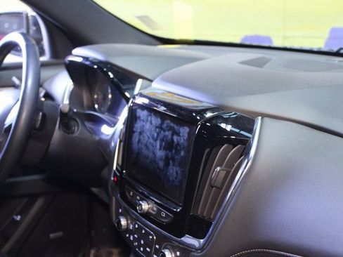 Used 2023 Chevrolet Traverse Premier image 10