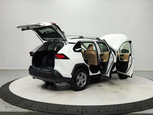 Used 2023 Toyota RAV4 LE AWD/4WD image 16