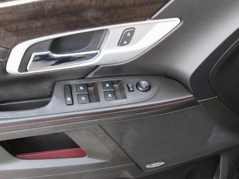 Used 2015 GMC Terrain Denali image 12