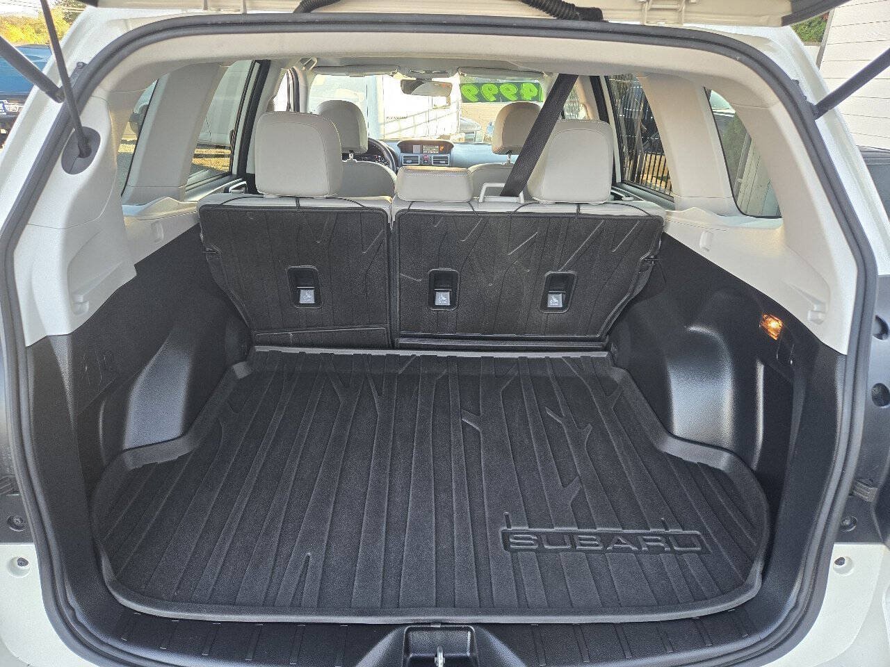 Used 2017 Subaru Forester 2.5i Limited AWD/4WD image 5