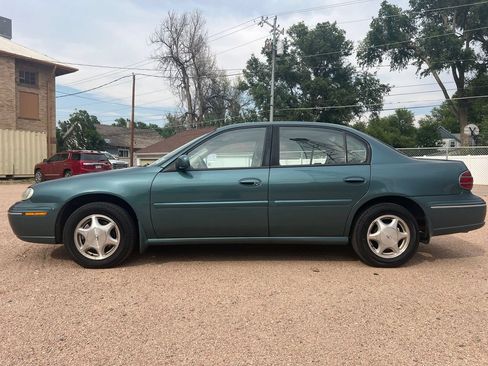 Used 1998 Oldsmobile Cutlass GLS FWD image 4