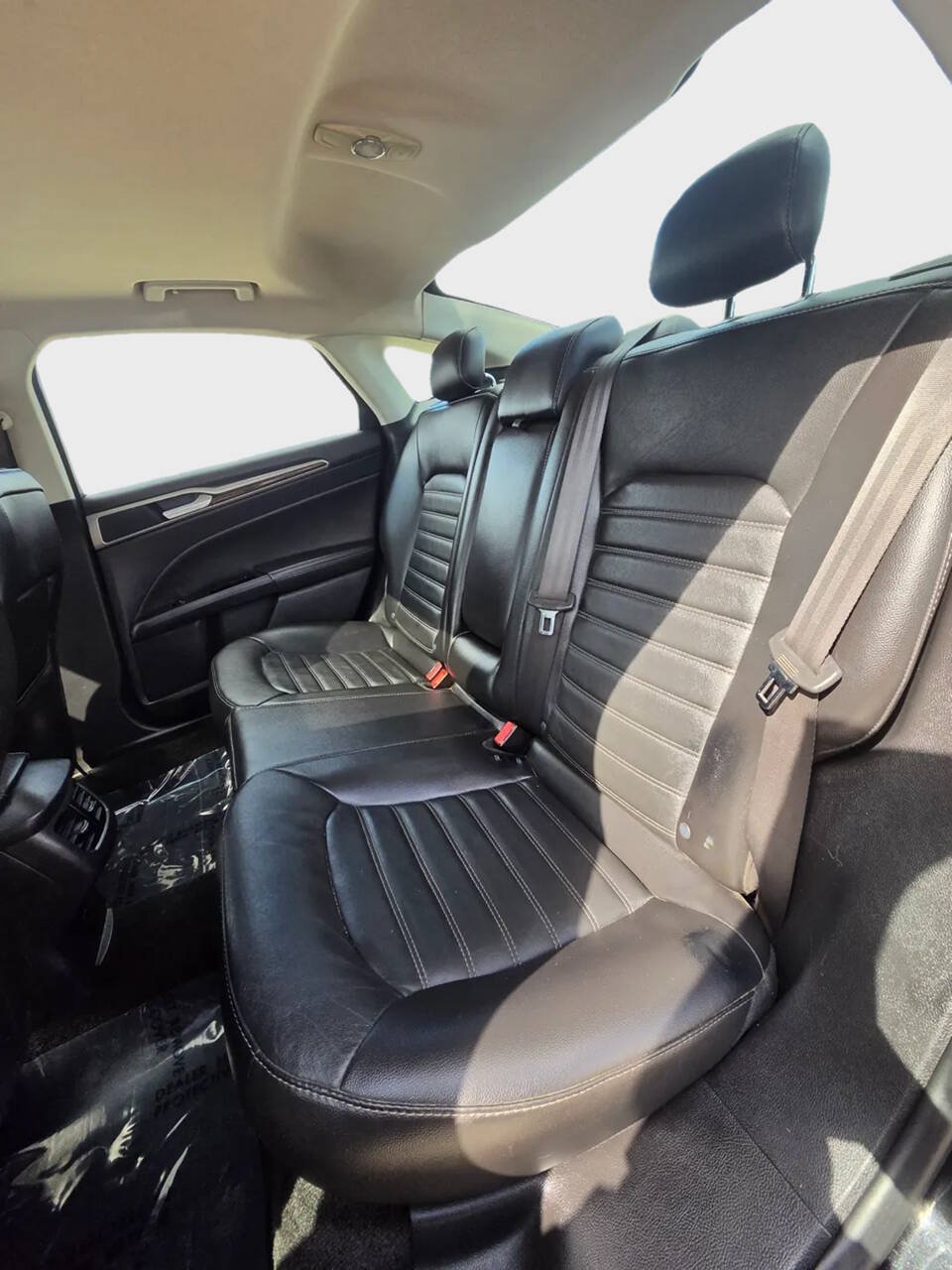 Used 2015 Ford Fusion SE w/ Equipment Group 202A FWD image 11