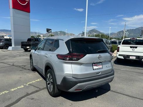 Used 2022 Nissan Rogue SV AWD/4WD image 9