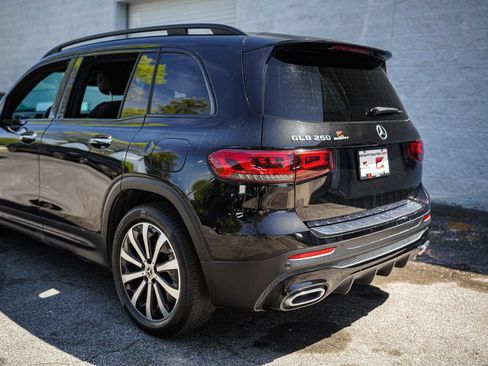 Used 2021 Mercedes-Benz GLB 250 w/ AMG Line image 13