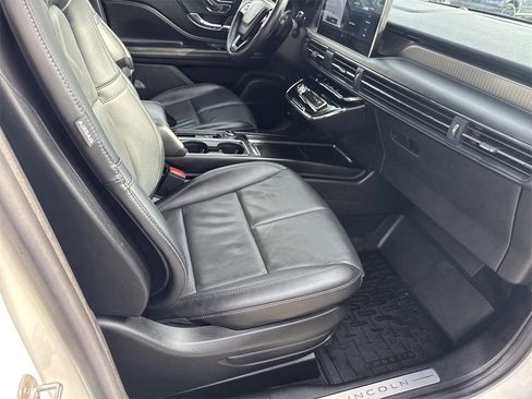 Used 2023 Lincoln Corsair Reserve w/ Equipment Group 201A image 14