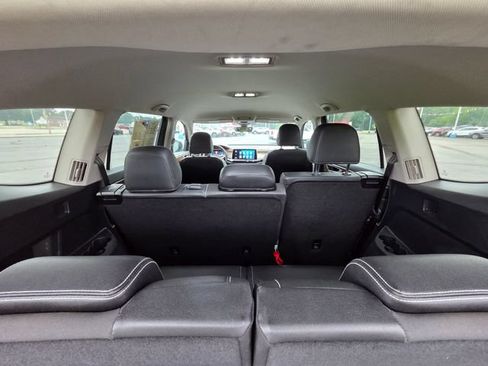 Used 2025 Volkswagen Atlas SE FWD image 12