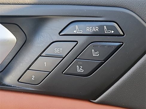 Used 2023 BMW X7 xDrive40i w/ Executive Package image 26