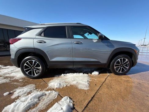Used 2025 Chevrolet TrailBlazer LT image 18