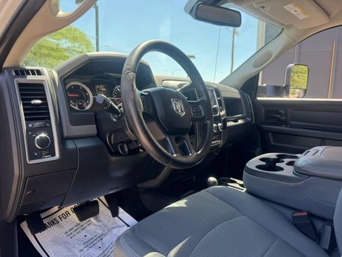 Used 2017 RAM 3500 Tradesman w/ Chrome Appearance Group AWD/4WD image 17