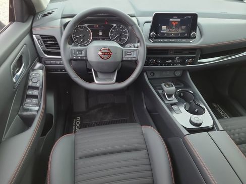 New 2026 Nissan Rogue SV AWD/4WD image 10