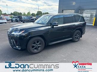 Used 2025 Lexus LX 700h Overtrail w/ Accessory Package (Z1) AWD/4WD video 1