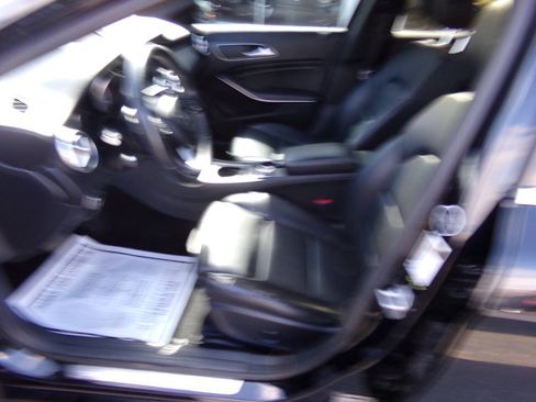 Used 2016 Mercedes-Benz GLA 250 image 10