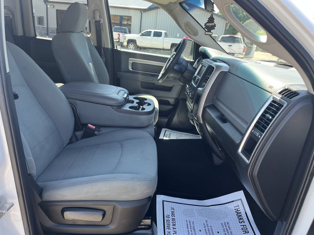 Used 2019 RAM 1500 Classic SLT AWD/4WD image 30