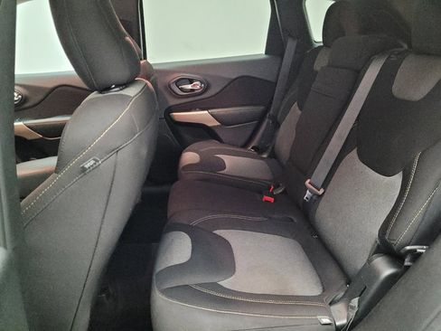 Used 2018 Jeep Cherokee Latitude image 18