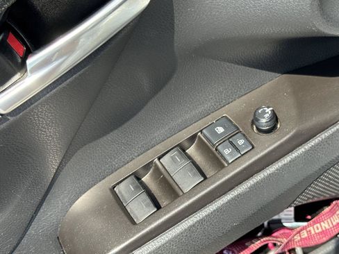 Used 2021 Toyota Camry SE FWD image 18