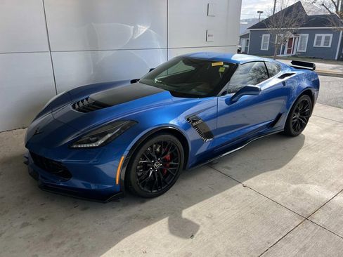 Used 2015 Chevrolet Corvette Z06 w/ 2LZ Preferred Equipment Group image 3