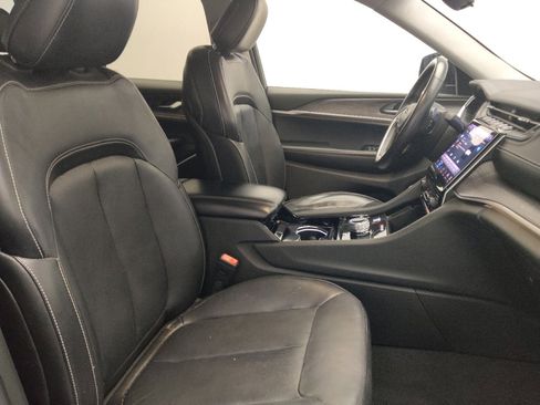 Used 2022 Jeep Grand Cherokee Limited image 21