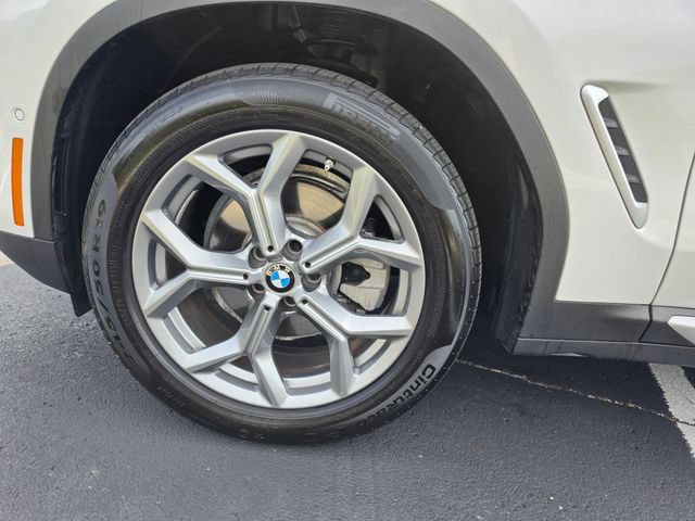 Used 2024 BMW X4 xDrive30i w/ Premium Package AWD/4WD image 11