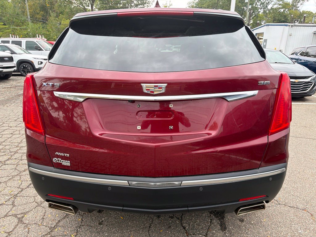 Used 2017 Cadillac XT5 Luxury w/ Driver Awareness Package AWD/4WD image 6
