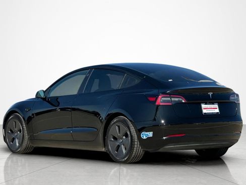 Used 2021 Tesla Model 3 Standard Range Plus image 3