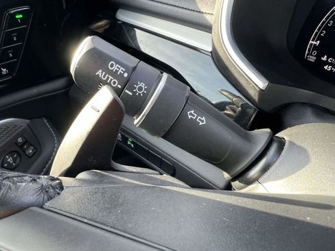 Used 2023 Acura MDX SH-AWD w/ Technology Package image 32