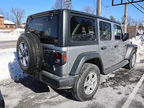 Used 2018 Jeep Wrangler Unlimited Sport S image 4
