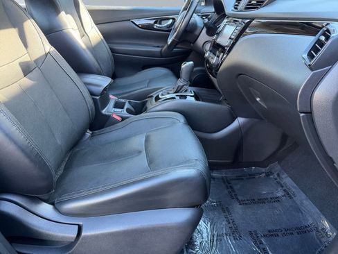 Used 2017 Nissan Rogue Sport SL image 40