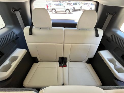 Used 2025 Hyundai Santa Fe SEL FWD image 31