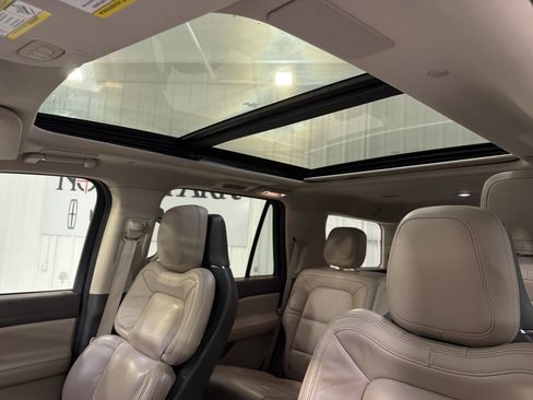 Used 2022 Lincoln Navigator Reserve RWD image 14