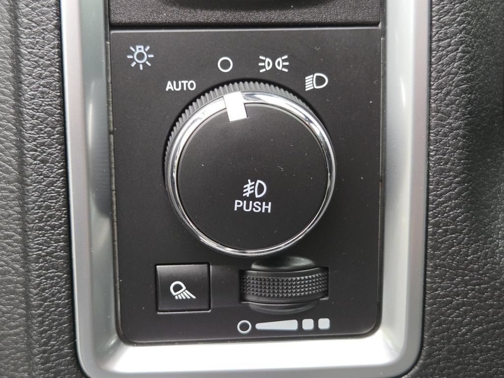 Used 2018 RAM 1500 Big Horn AWD/4WD image 15