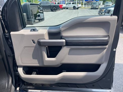 Used 2015 Ford F150 XLT w/ Equipment Group 302A Luxury AWD/4WD image 37