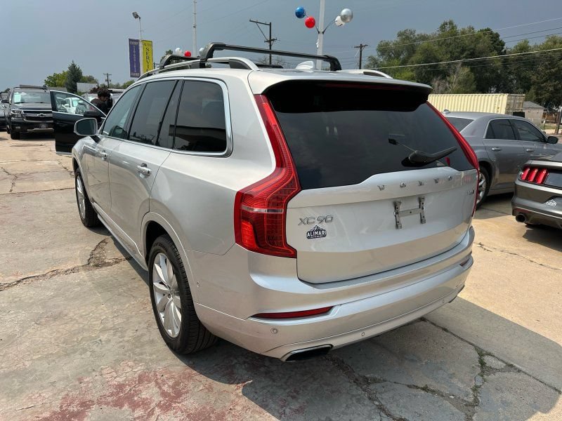 Used 2018 Volvo XC90 T6 Momentum w/ Convenience Package AWD/4WD image 5
