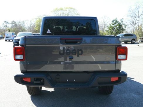 New 2026 Jeep Gladiator Sport image 7