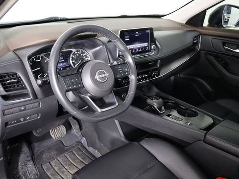 Used 2023 Nissan Rogue SV w/ SV Premium B Package FWD image 24