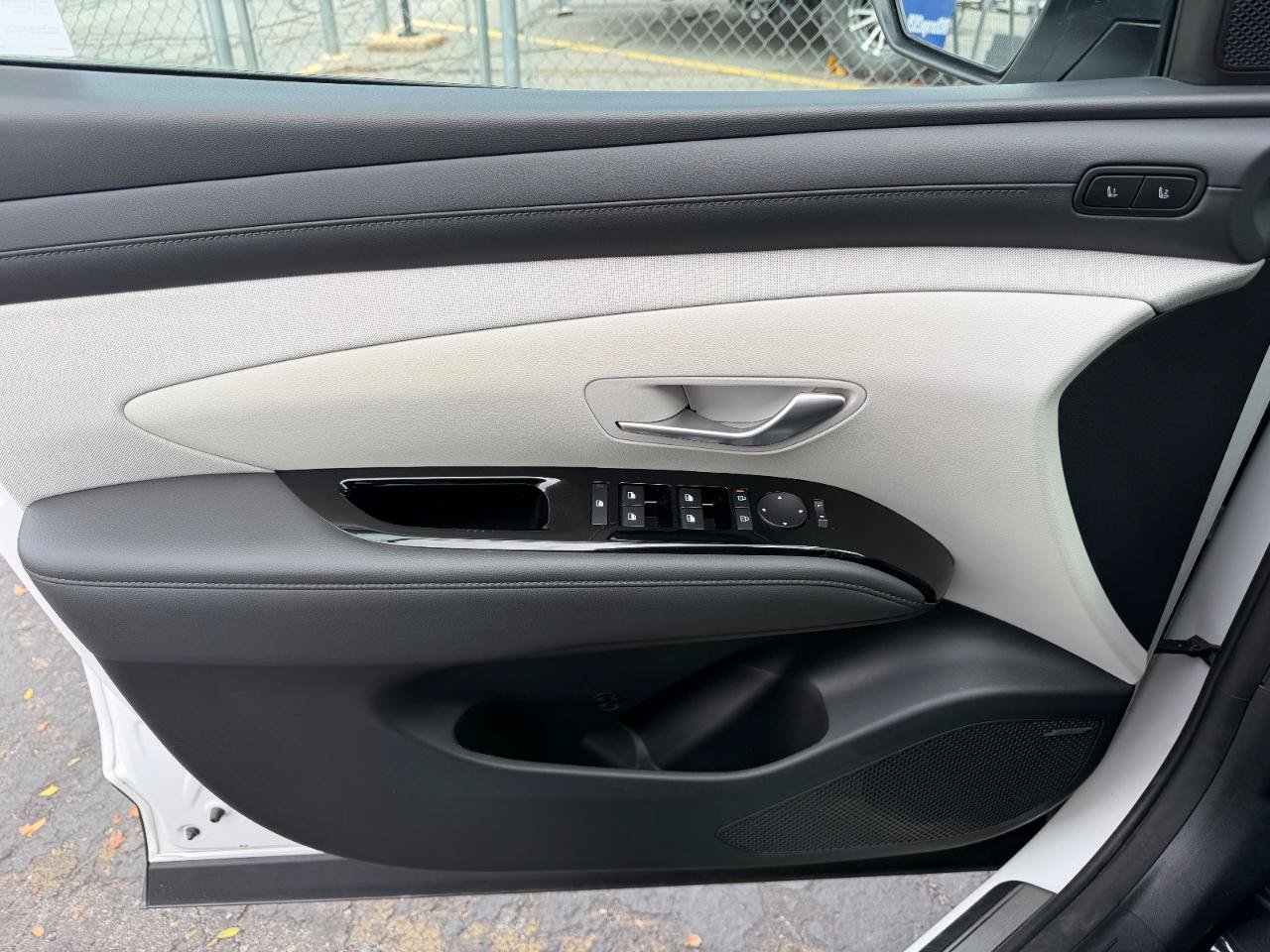 Used 2025 Hyundai Tucson Limited AWD/4WD image 13
