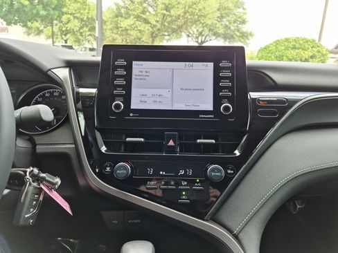 Used 2022 Toyota Camry SE FWD image 14