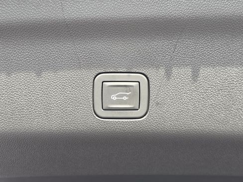 New 2026 Chevrolet Tahoe Z71 w/ Comfort Package AWD/4WD image 16