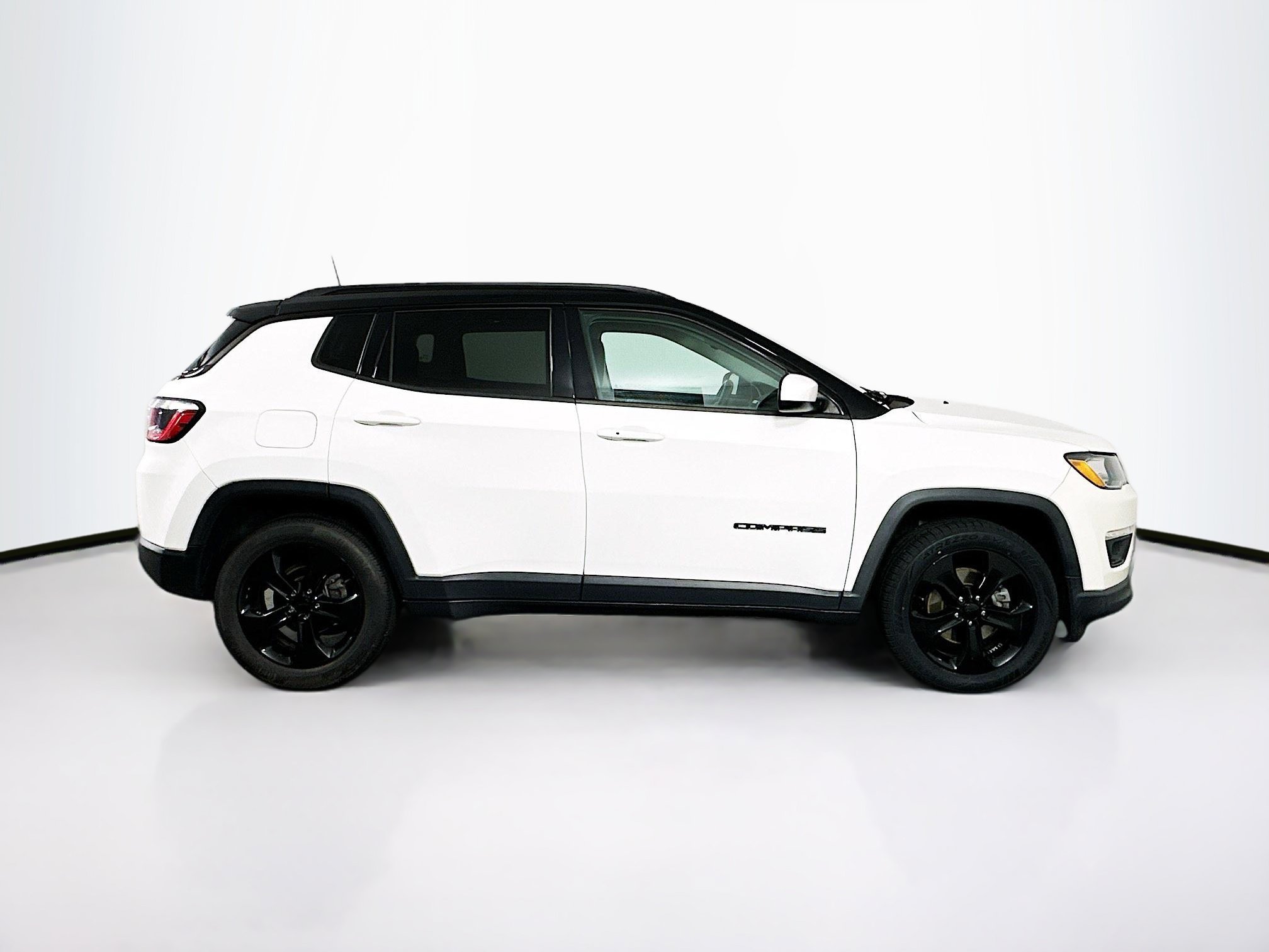 Used 2020 Jeep Compass Latitude FWD image 10