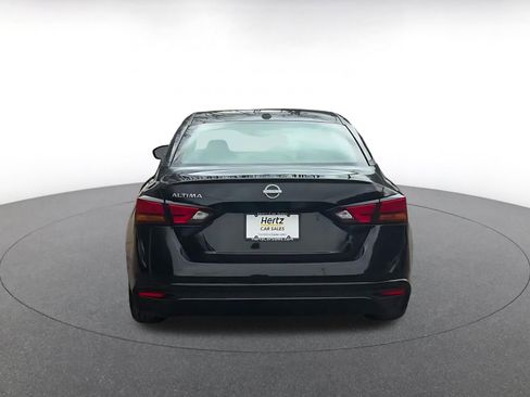 Used 2025 Nissan Altima 2.5 SV FWD image 12