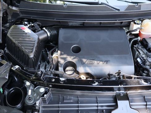 Used 2018 Chevrolet Traverse LT AWD/4WD image 41