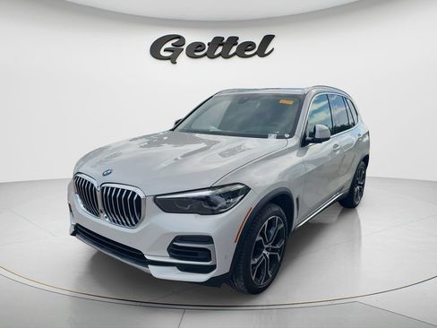 Used 2022 BMW X5 sDrive40i w/ Premium Package RWD image 2