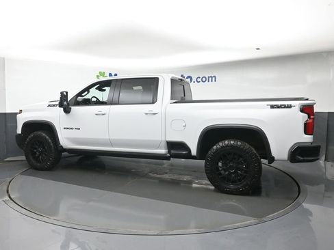 Used 2025 Chevrolet Silverado 2500 LTZ w/ LTZ Plus Package image 19