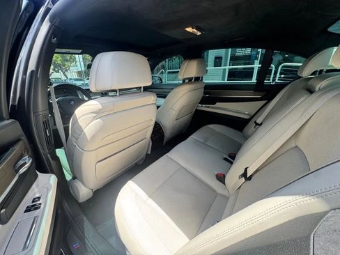 Used 2015 BMW 750i w/ M-Sport Package RWD image 13