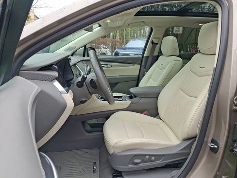 Certified 2023 Cadillac XT5 Premium Luxury image 18