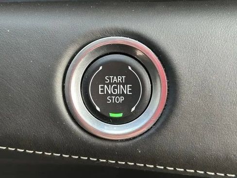 Used 2024 Cadillac Escalade Premium Luxury Platinum image 27