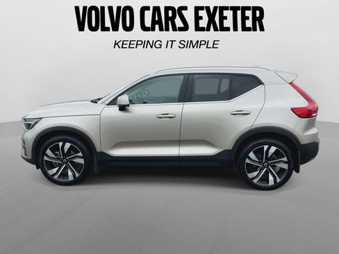 Certified 2024 Volvo XC40 B5 Plus w/ Climate Package AWD/4WD image 6