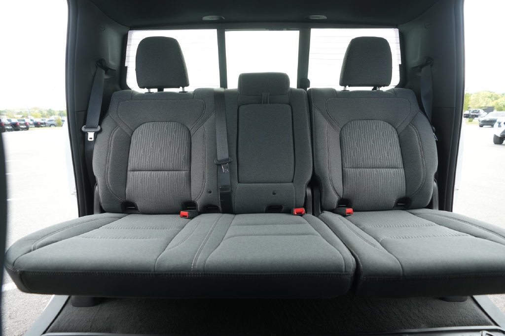 Used 2022 RAM 1500 Big Horn AWD/4WD image 37
